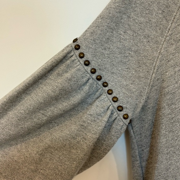 The Great Sweater - Picture 3 of 4